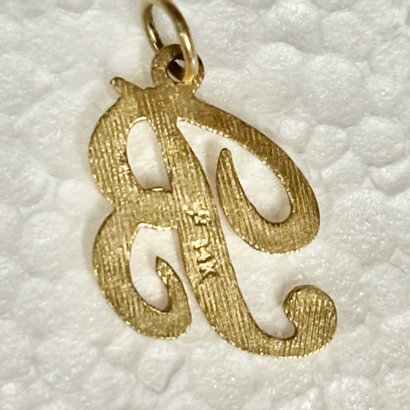 14K GOLD INITIAL CHARM - B - Picture 2 of 4